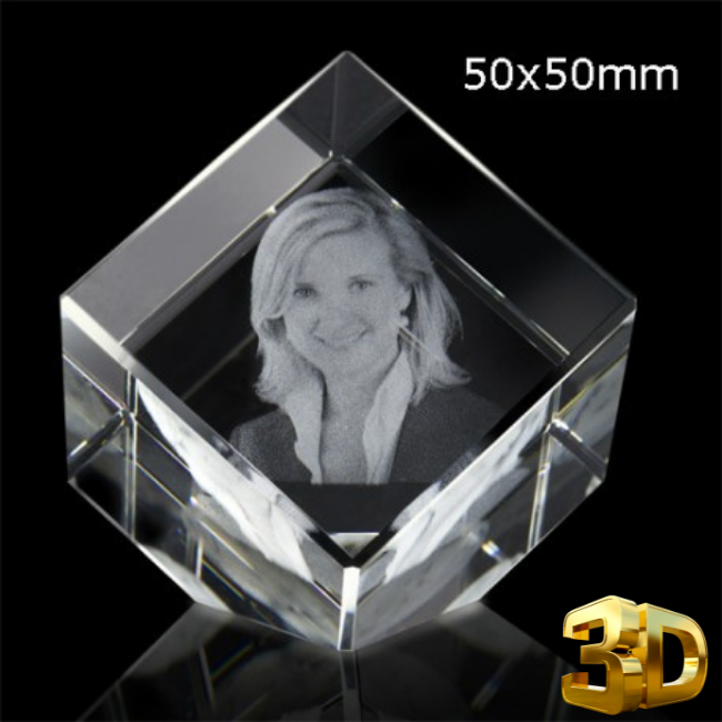 fotoglas kubus 50x50mm op schuin voetje + 3D fotogravure