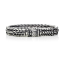 Zilveren dikke armband met afdruk op het slot
