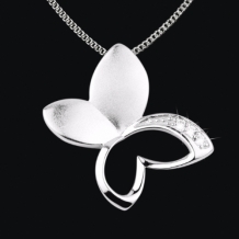 Ashanger Vlinder in zilver met zirkonia inclusief collier
