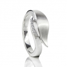 Ring met design in zilver met open askamer + zirkonia