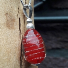 Druppel ashanger in rood