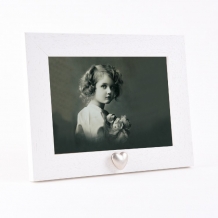 Fotolijst met wit kader + Hart mini urn in zilver- of goudkleur