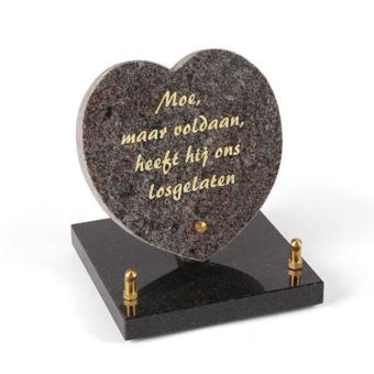 gedenksteen op platte sokkel