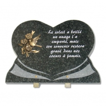 hart gedenksteen met bronzen duif