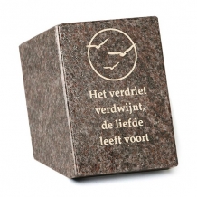 Gedenksteen: Het verdriet verdwijnt, de liefde leeft voort