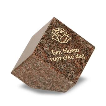 Gedenksteen kubus: Een bloem voor elke dag