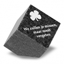 Gedenksteen kubus: We zullen je missen, maar nooit vergeten