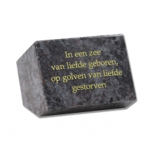 Gedenksteen 8x11x8cm: In een zee van liefde geboren
