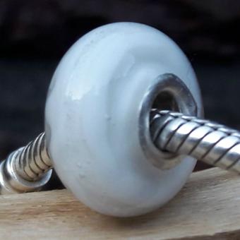Bedel Wit met deeltjes crematie-as