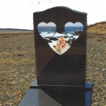 grafmonument met Triple Hart