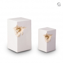 keramiek urn kleur wit met hartje in goudkleur