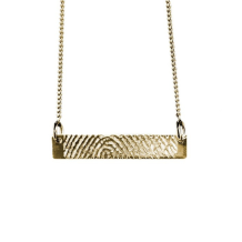 Plaathanger in geelgoud 28mm met vingerafdruk en collier