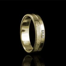 Organische ring in 14k geelgoud met vingerafdruk +3x zirkonia