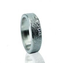 Ring in zilver in 4 breedte-maten + vingerafdruk en 5x zirkonia