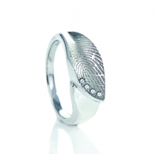 Ring in zilver met blad met vingerafdruk + 4x zirkonia