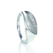 Ring in zilver met blad met vingerafdruk