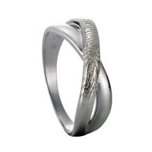 Ring in zilver met twee over elkaar lopende banen