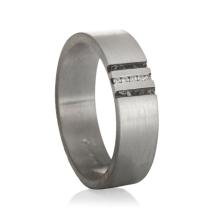 Ring in zilver met open askamer en 5x zirkonia