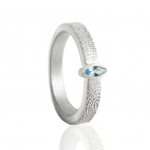 Ring met vingerafdruk 3mm en markies geslepen topaas