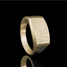 zegelring u032 met vingerafdruk in goud