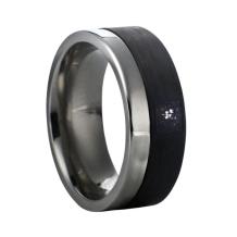 Titanium met Carbon ring met een open askamer
