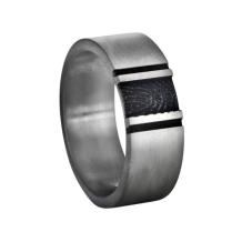Zegelring in zilver met verdiepte vingerafdruk en 2 sierlijnen