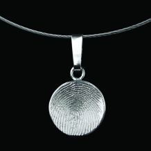 Ronde komvormige hanger in zilver met vingerafdruk