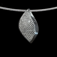 Traan hanger in zilver met vingerafdruk