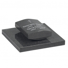 Urnengraf-monument met liggend zuiltje
