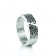 Ring in zilver in 4 breedte-maten + vingerafdruk en zirkonia