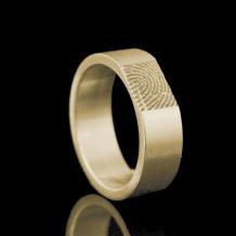 ring met vingerafdruk in 14k geelgoud