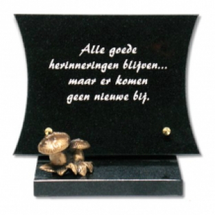Gedenksteen op sokkel: Alle goede herinneringen blijven