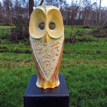 uil urn met plaatsing buitenshuis
