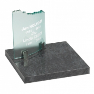 Urnengrafmonument met glasplaat 38x35cm